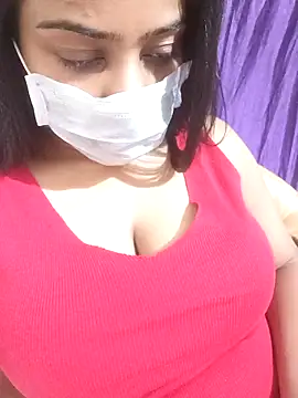 Snapshot of MidnightVibes_ chatting on March 14, 2026, 6:24 pm MidnightVibes online show from March 14, 2026, 6:24 pm