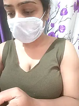 Snapshot of MidnightVibes_ chatting on March 18, 2026, 5:49 pm MidnightVibes online show from March 18, 2026, 5:49 pm