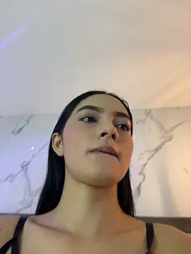 Doll Alaia  online show from February 11, 2026, 10:53 am