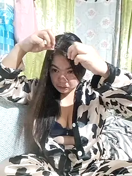 Zyramae 25 online show from February 5, 2026, 1:49 pm