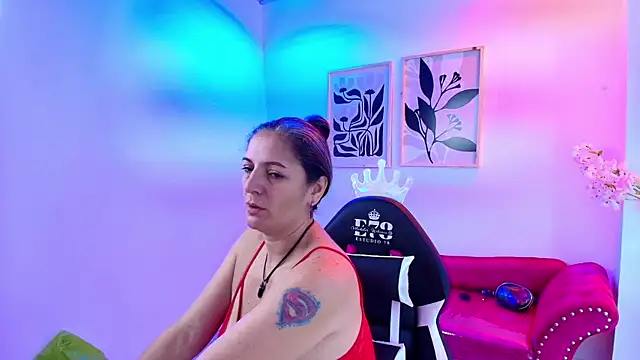 Madame scarlett online show from April 12, 2026, 11:26 am