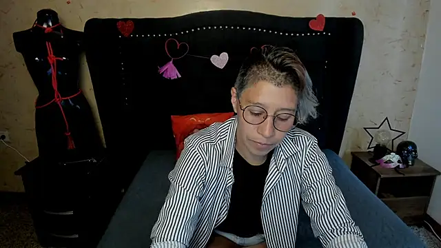 Kali Panther online show from February 16, 2026, 12:45 pm