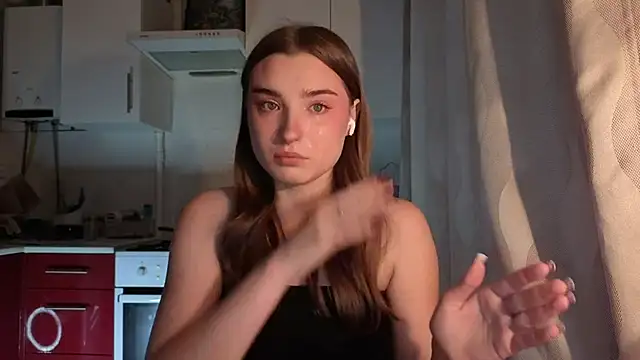 Snapshot of LissaBliss chatting on May 15, 2026, 4:14 pm LissaBliss online show from May 15, 2026, 4:14 pm