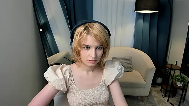 Akimo  online show from February 18, 2026, 1:18 pm