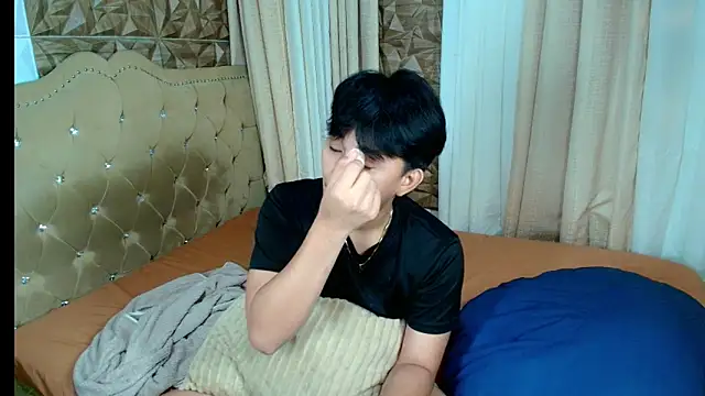 xlovercutietwink online show from February 10, 2026, 4:33 pm