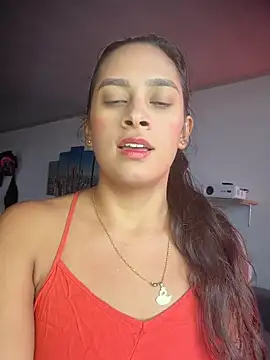 Snapshot of LunaHeat chatting on February 14, 2026, 9:11 pm LunaHeat online show from February 14, 2026, 9:11 pm