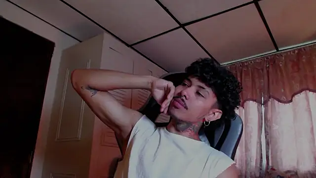 Snapshot of D3v1L88 chatting on February 13, 2026, 5:20 pm D3v1L88 online show from February 13, 2026, 5:20 pm