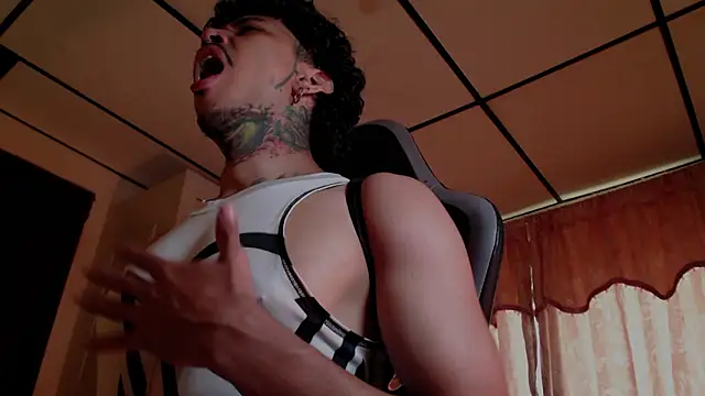 Snapshot of D3v1L88 chatting on February 18, 2026, 4:03 pm D3v1L88 online show from February 18, 2026, 4:03 pm