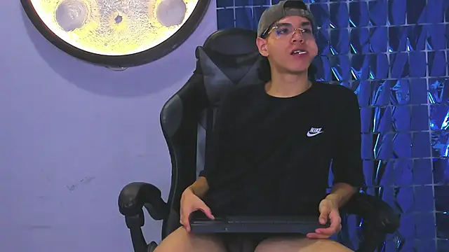 Bennet-Gray online show from March 1, 2026, 4:25 am