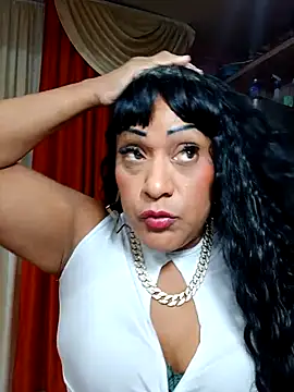 Snapshot of SabrinaColin chatting on February 8, 2026, 11:08 pm SabrinaColin online show from February 8, 2026, 11:08 pm