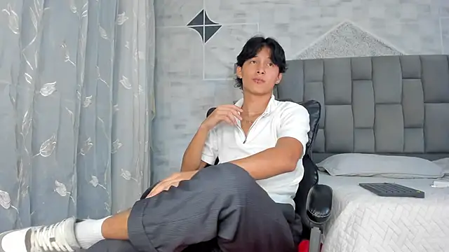 SalvatoreBenford online show from February 5, 2026, 5:01 am