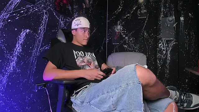 SalvatoreBenford online show from February 16, 2026, 8:49 pm