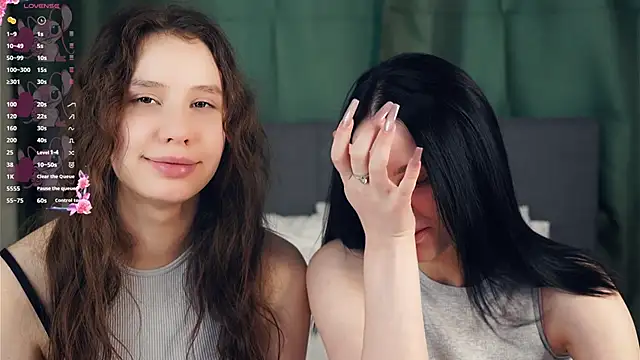 Snapshot of ZofiaSoshnik chatting on February 22, 2026, 6:35 am ZofiaSoshnik online show from February 22, 2026, 6:35 am