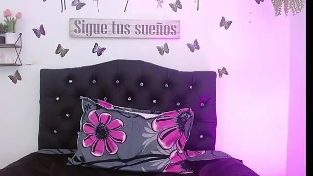 Coral Villalobos online show from February 27, 2026, 6:41 pm