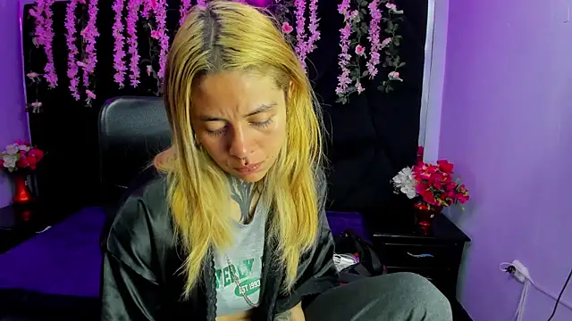 Dakota Angell  online show from February 15, 2026, 3:14 am