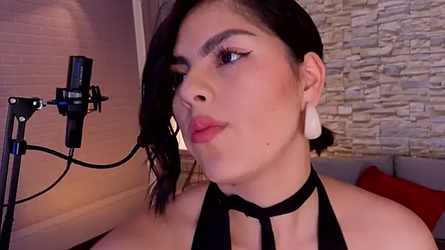 butterflyx39 online show from June 1, 2026, 7:04 pm