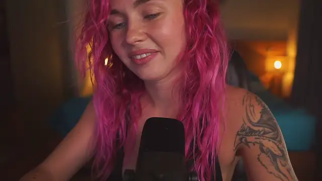Snapshot of Sarah_Pink chatting on July 4, 2026, 2:01 pm Sarah Pink online show from July 4, 2026, 2:01 pm