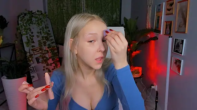 MaoqiBeverly online show from March 28, 2026, 5:18 am