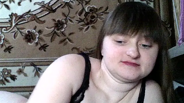 Snapshot of LuckyLust15 chatting on February 15, 2026, 6:04 pm LuckyLust15 online show from February 15, 2026, 6:04 pm