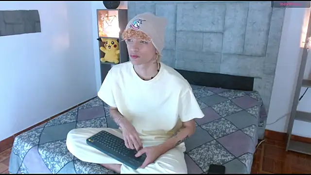 Snapshot of lucke_collins22 chatting on February 6, 2026, 5:45 am lucke collins22 online show from February 6, 2026, 5:45 am