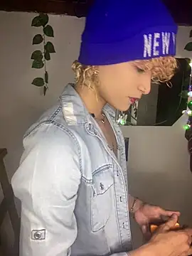 Snapshot of lucke_collins22 chatting on February 12, 2026, 7:03 am lucke collins22 online show from February 12, 2026, 7:03 am