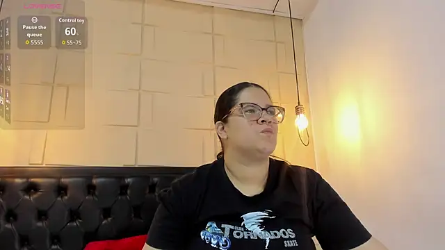 RousMature online show from April 10, 2026, 7:40 pm