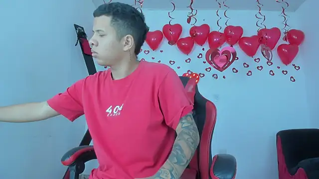 Snapshot of Steven_and_Camilo18 chatting on February 12, 2026, 11:38 am Steven and Camilo18 online show from February 12, 2026, 11:38 am