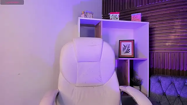 CarolineFyre online show from February 8, 2026, 1:58 pm