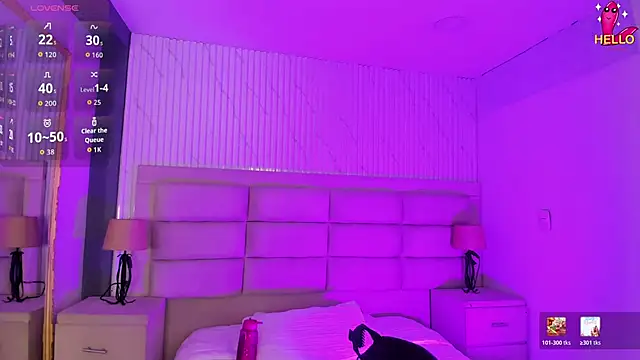 CarolineFyre online show from April 1, 2026, 12:39 pm