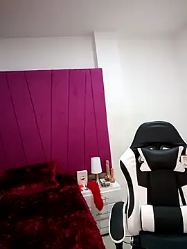 sofia amateur online show from February 4, 2026, 4:18 am