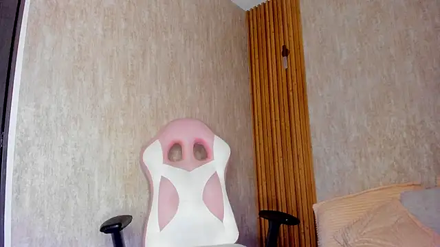 Anais ass online show from August 5, 2026, 12:35 am
