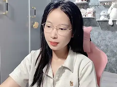 Linne6789 online show from April 18, 2026, 4:38 am