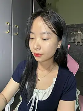 Linne6789 online show from May 6, 2026, 4:56 pm