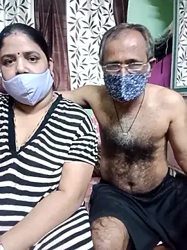 HoneyHush online show from March 23, 2026, 1:04 pm