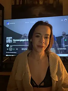 Snapshot of JulietSugar chatting on February 5, 2026, 12:59 am JulietSugar online show from February 5, 2026, 12:59 am