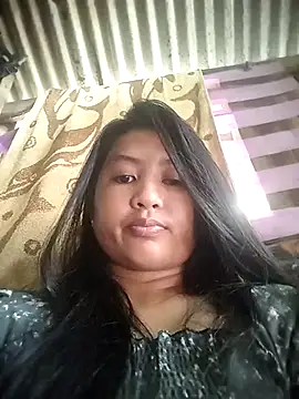 SweetKirsten69 online show from February 12, 2026, 1:33 am