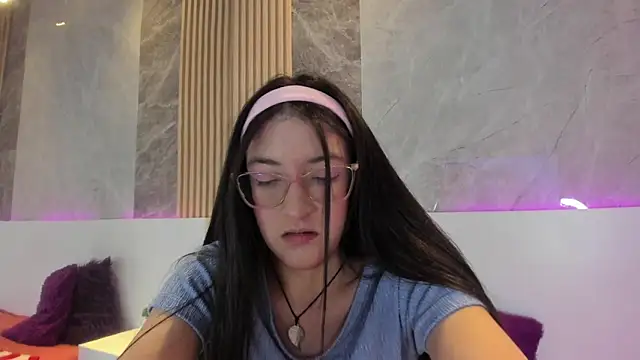 HannaWen  online show from March 12, 2026, 12:55 pm