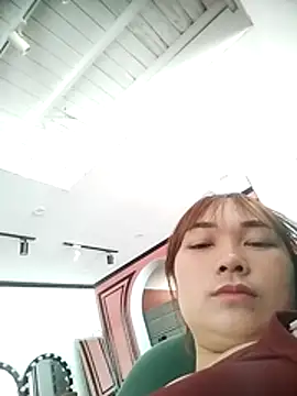 cute-hiphop online show from June 25, 2026, 4:45 am