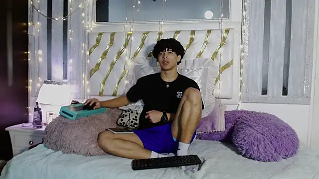 Snapshot of ian_smith_ chatting on February 5, 2026, 12:43 pm ian smith online show from February 5, 2026, 12:43 pm