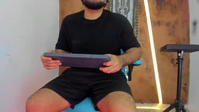 Snapshot of Chris_Evans22 chatting on February 21, 2026, 12:17 pm Chris Evans22 online show from February 21, 2026, 12:17 pm