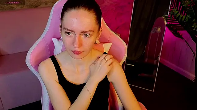 Snapshot of KristineValbuena chatting on February 11, 2026, 1:10 am KristineValbuena online show from February 11, 2026, 1:10 am