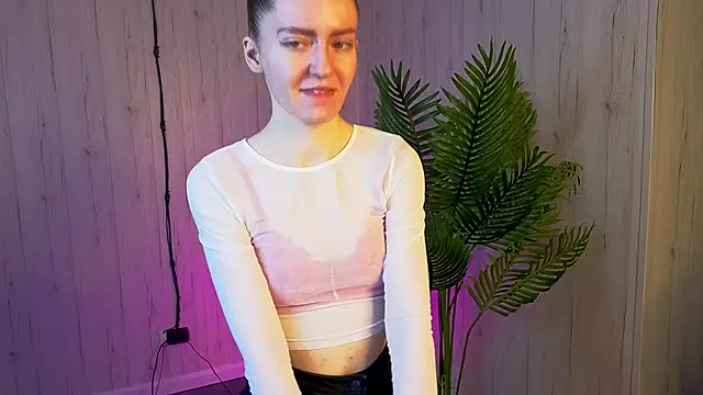 Snapshot of KristineValbuena chatting on February 19, 2026, 1:23 am KristineValbuena online show from February 19, 2026, 1:23 am