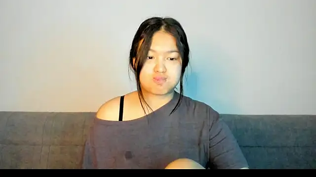 Snapshot of luna_yum chatting on February 26, 2026, 9:36 pm luna yum online show from February 26, 2026, 9:36 pm