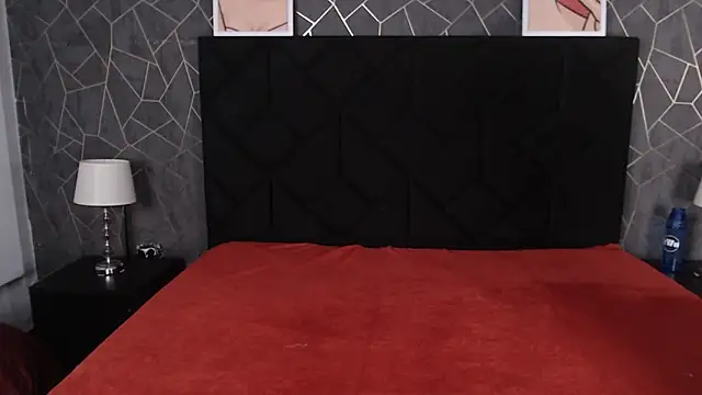 Lia tomson online show from April 16, 2026, 7:58 pm