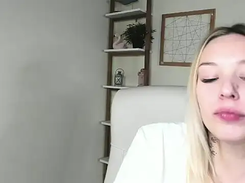 VelvetAngela online show from February 23, 2026, 1:41 pm