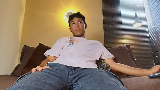 Snapshot of Damon_Salvarote_S chatting on February 13, 2026, 7:54 pm Damon Salvarote S online show from February 13, 2026, 7:54 pm