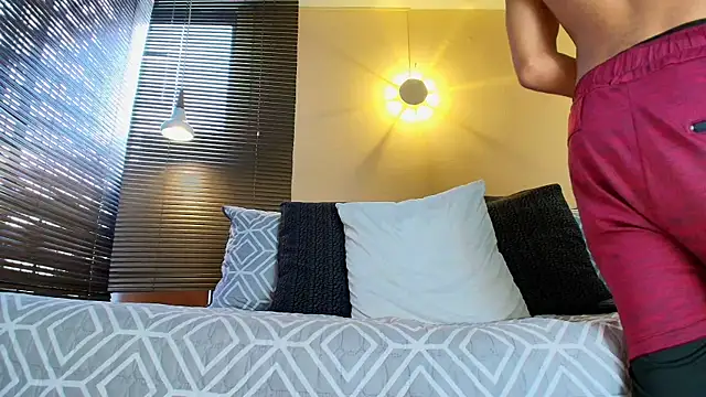 Snapshot of Damon_Salvarote_S chatting on February 28, 2026, 7:48 pm Damon Salvarote S online show from February 28, 2026, 7:48 pm