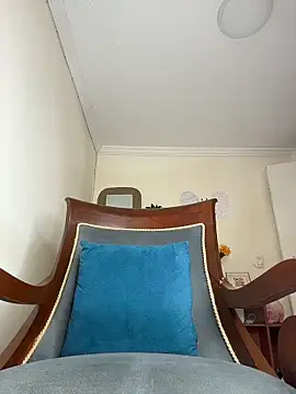 LilaRvsh online show from April 10, 2026, 5:39 pm