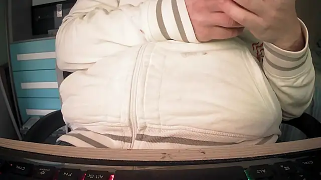 Snapshot of no-name15 chatting on February 13, 2026, 4:36 pm no-name15 online show from February 13, 2026, 4:36 pm