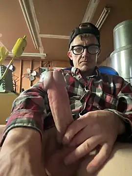 Daddybigdick123123 online show from April 28, 2026, 4:17 am